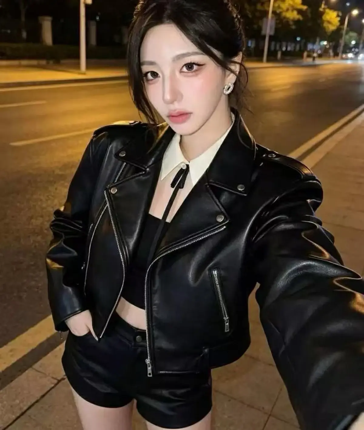 湖北高校高颜值反差女神来袭！《湖北高颜值反差大学生郝茹》爆火，校园红人郝茹甜美御姐双面魅力尽显！