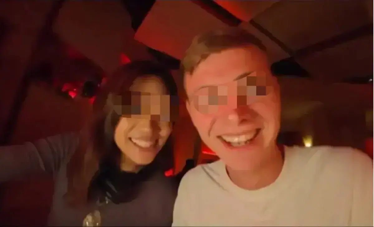 《老外街头挑战24小时恋爱》4K高清未删减全集：海外博主街头跟拍，记录老外24小时恋爱挑战，感受中国市井魅力，免费在线观看！