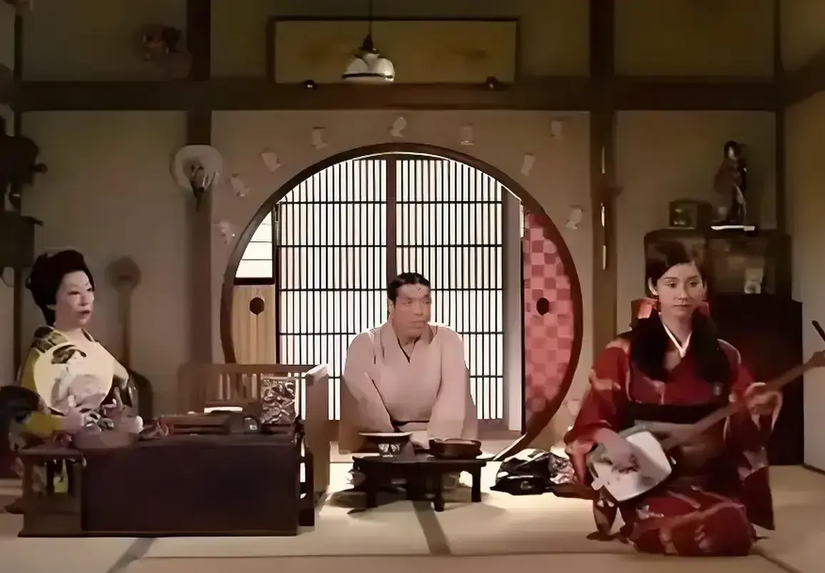 免费在线看日本电影《感官世界》全集，高清未删减！《感官世界》改编自真实故事，探讨爱与死亡，中文版字幕无广告打扰，一次看过瘾！