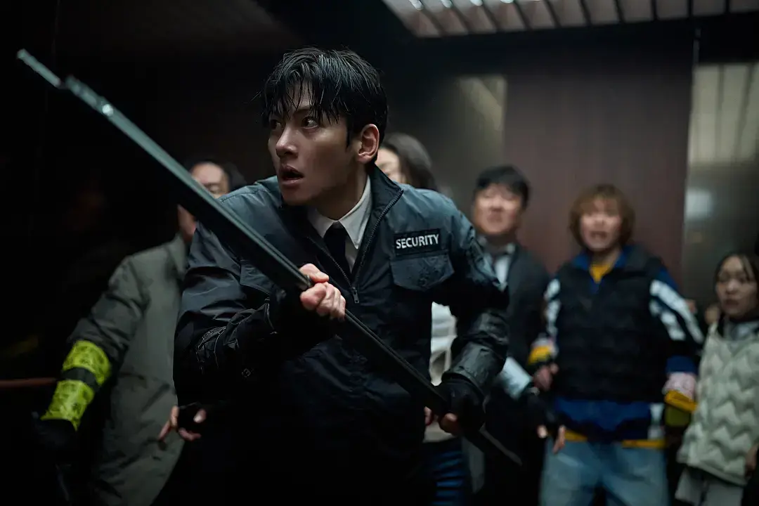 2026必看！延尚昊携手全智贤打造丧尸惊悚片《群体》，动作灾难电影《群体》高清完整版无删减，网盘资源免费获取！