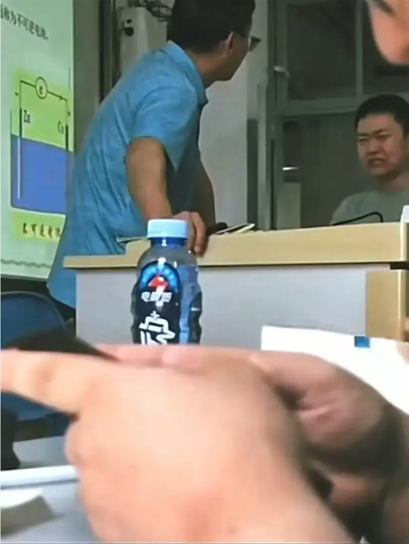 《上海二工大杀杀杀哥》事件深度解析_上海二工大杀杀杀哥完整过程大揭秘_嘉豪怒喊杀杀杀名场面精彩回顾