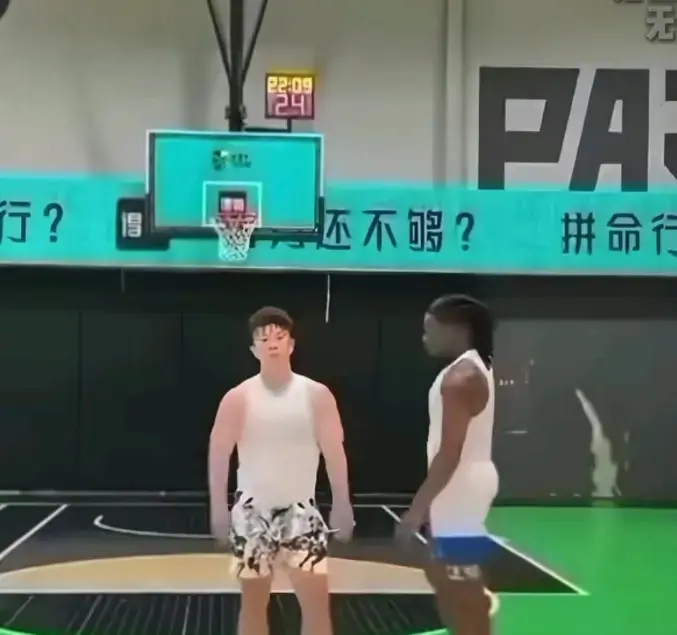 超火的《牛教练的裤子》，单挑决胜负黑哥扒裤子太搞笑